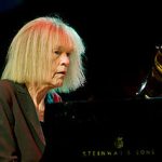 Carla Bley 25. 5. 2012 na Moers Festivalu (Credit Photo: Nomo michael hoefner http://www.zwo5.de / Wikimedia, Creative Commons Attribution 3.0 Unported)