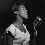 Americká zpěvačka Sarah Vaughan pravděpodobně v Cafe Society, NYC, v srpnu 1946. (Credit Photo: William P. Gottlieb / Adam Cuerden / Wikimedia, Creative Commons Zero, Public Domain Dedication)